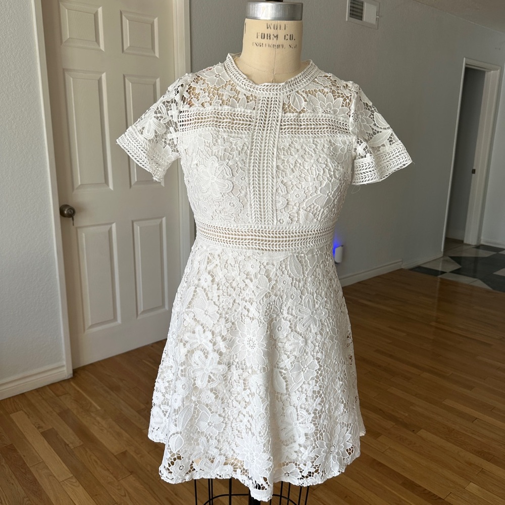 Elegant White Lace Dress